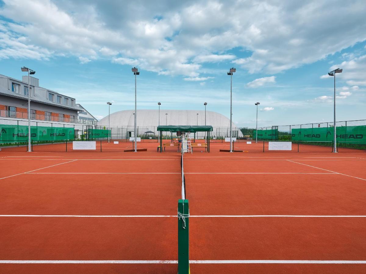 Tennis & Country Club Hotel Giebultow  Экстерьер фото