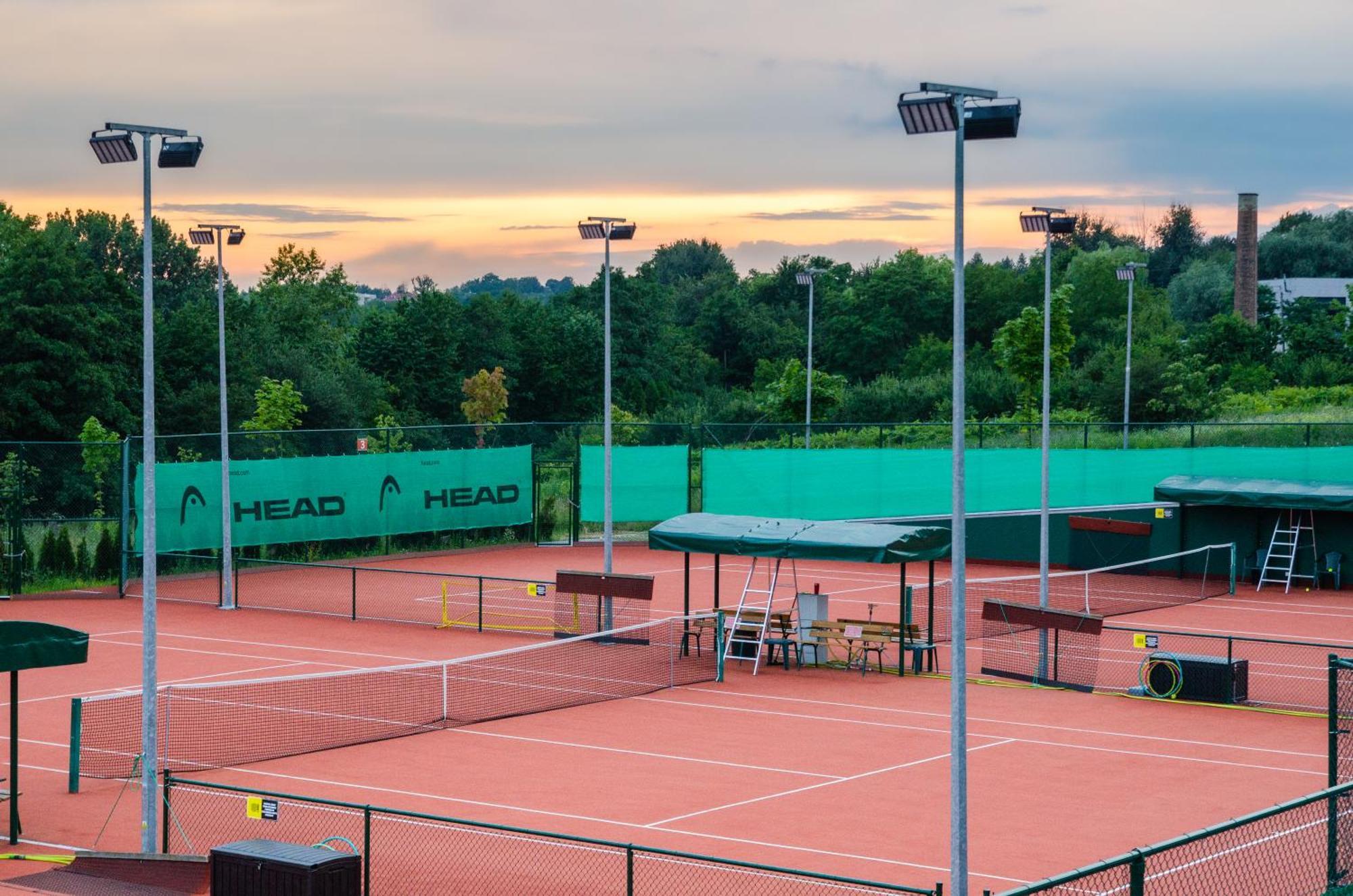 Tennis & Country Club Hotel Giebultow  Экстерьер фото